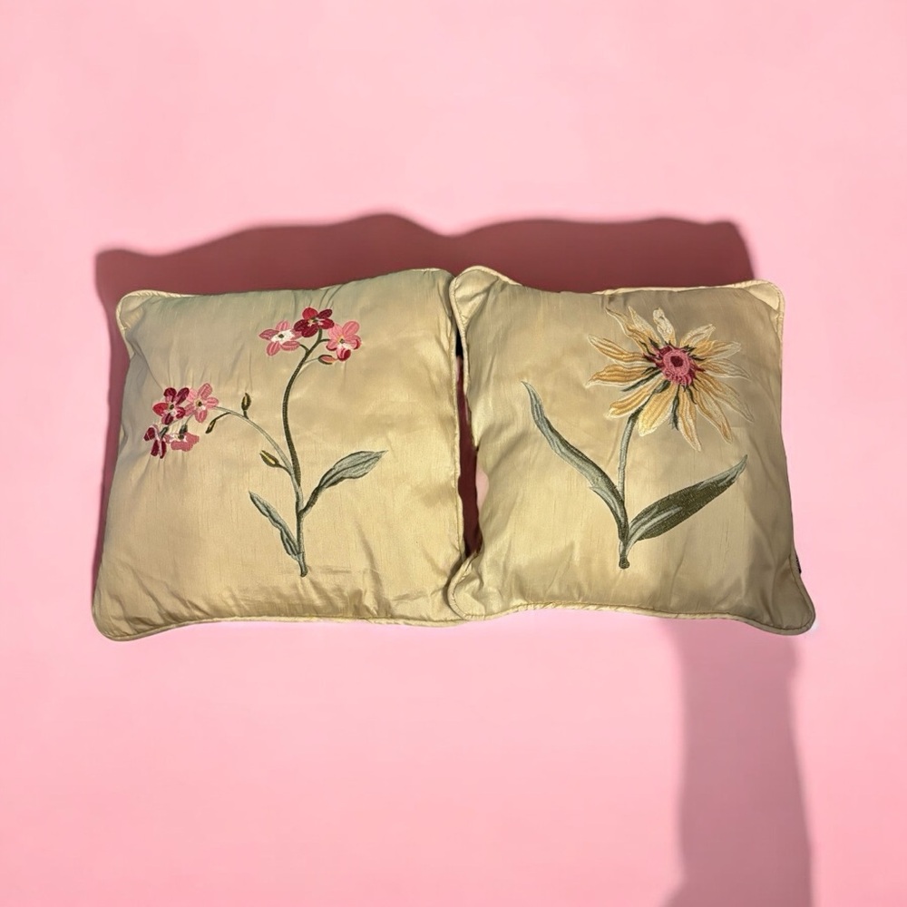 Set 2 Biltmore Embroidered Accent Pillows Floral Gold Pink Green Yellow 14”x 14”